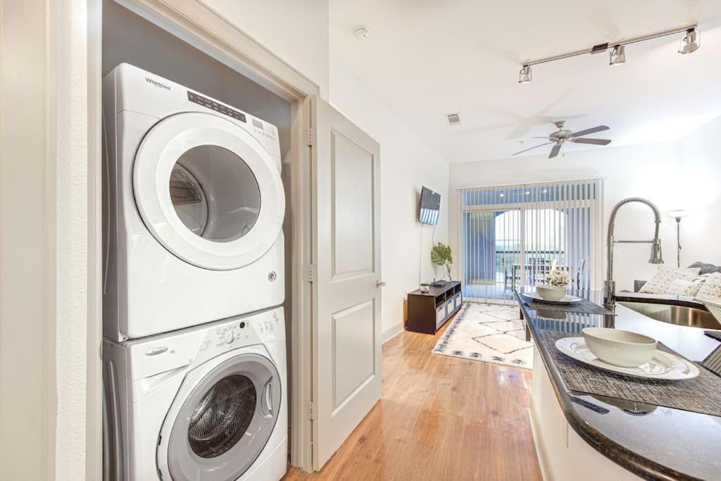 Chic 1Br Near Nrg With Pool Wifi Freeparking Apartment ฮูสตัน ภายนอก รูปภาพ