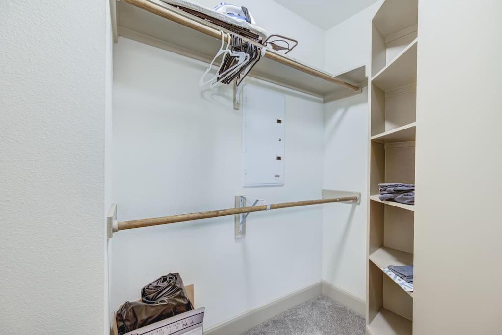 Chic 1Br Near Nrg With Pool Wifi Freeparking Apartment ฮูสตัน ภายนอก รูปภาพ
