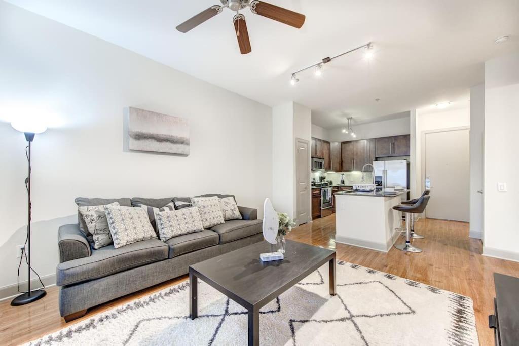 Chic 1Br Near Nrg With Pool Wifi Freeparking Apartment ฮูสตัน ภายนอก รูปภาพ