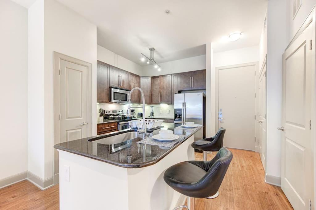 Chic 1Br Near Nrg With Pool Wifi Freeparking Apartment ฮูสตัน ภายนอก รูปภาพ