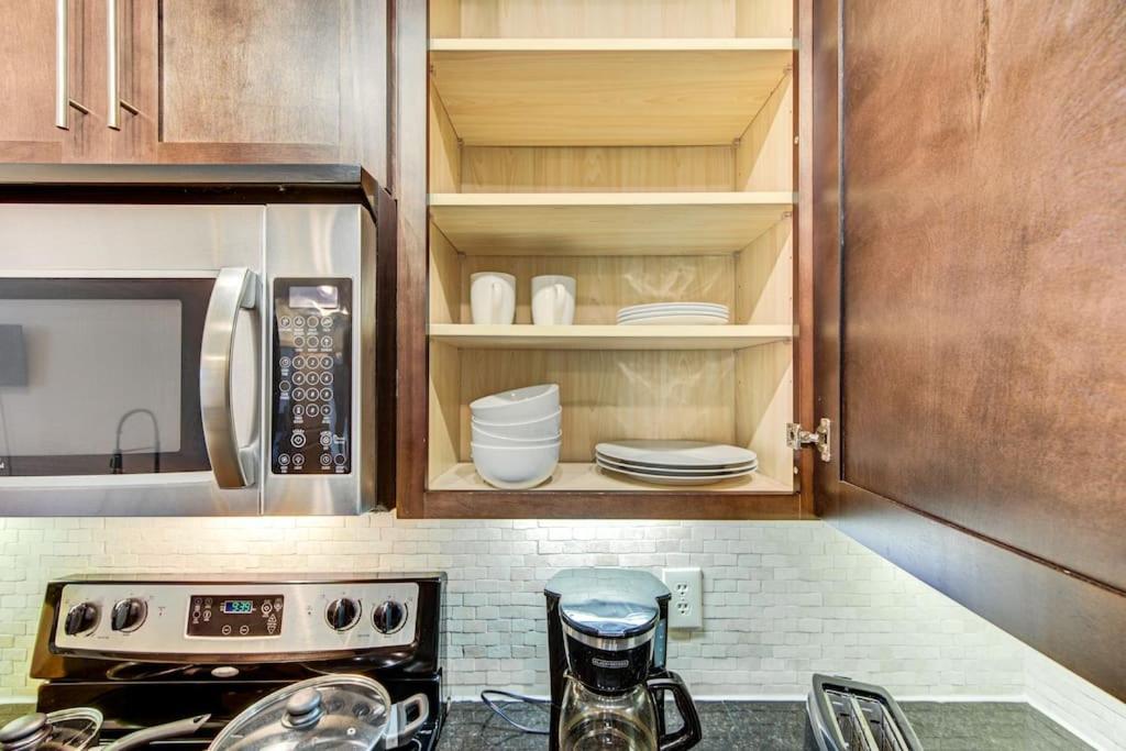 Chic 1Br Near Nrg With Pool Wifi Freeparking Apartment ฮูสตัน ภายนอก รูปภาพ