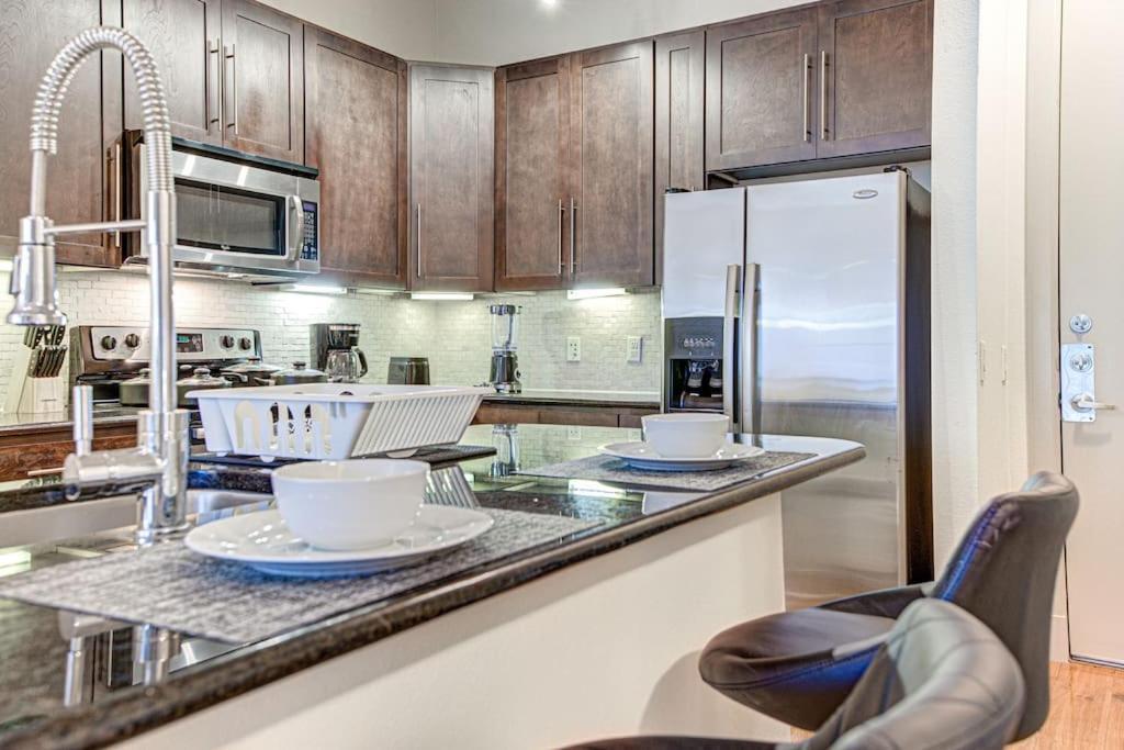 Chic 1Br Near Nrg With Pool Wifi Freeparking Apartment ฮูสตัน ภายนอก รูปภาพ