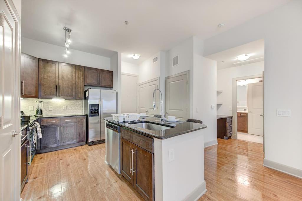 Chic 1Br Near Nrg With Pool Wifi Freeparking Apartment ฮูสตัน ภายนอก รูปภาพ