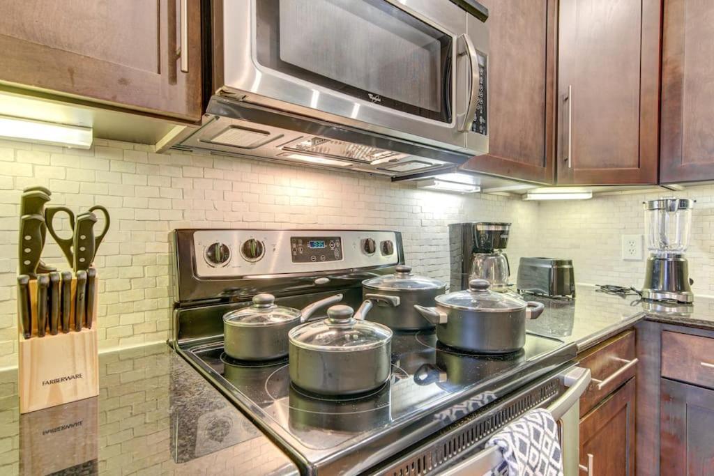 Chic 1Br Near Nrg With Pool Wifi Freeparking Apartment ฮูสตัน ภายนอก รูปภาพ